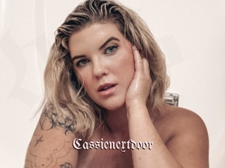 Cassienextdoor