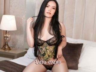 Lara_evans
