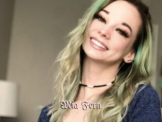 Mia_Fern
