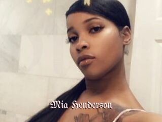 Mia_Henderson