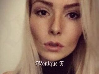Monique_X