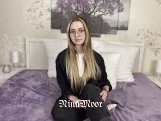 NinaMoor Vidéos Fellations