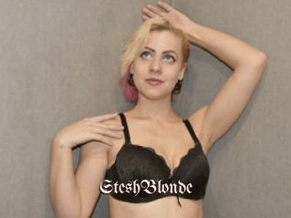 SteshBlonde