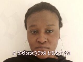 TWEKKING_LATOYA